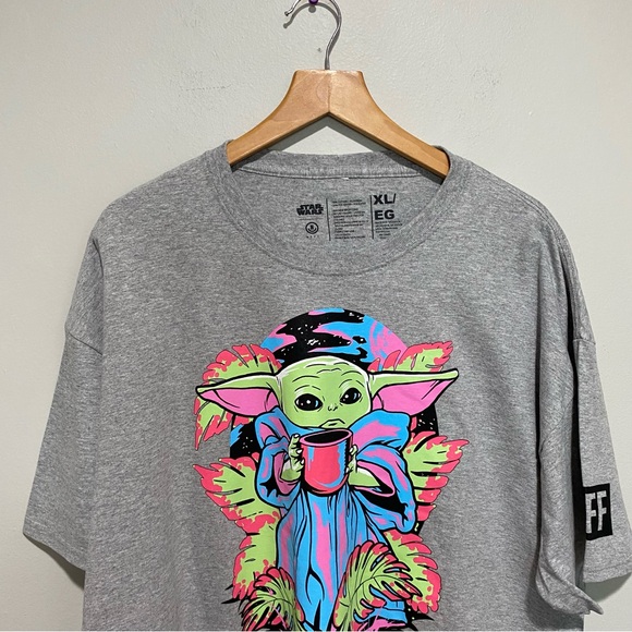 NWT‎ Star Wars Gray T-Shirt with Vibrant Graphic of Baby Yoda Size XL - Picture 2 of 12
